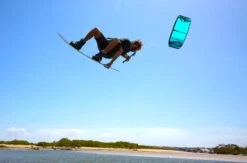 Ozone Amp V1 Kiteboard Kite -Sports Shop Amp V1 Action 4 850x560 96815.1572444377